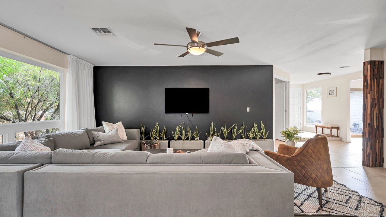 Photo of Livingroom in Camelback East