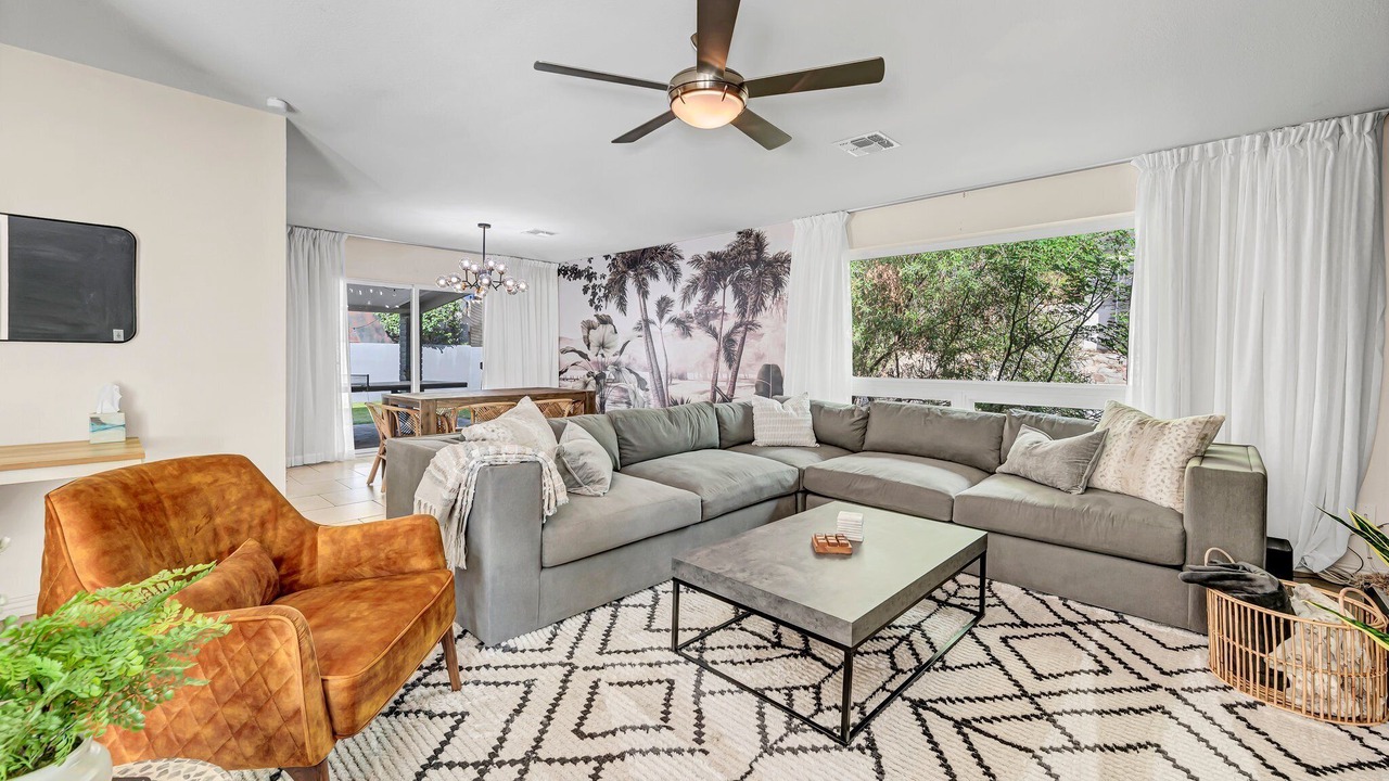Photo of Livingroom in Camelback East