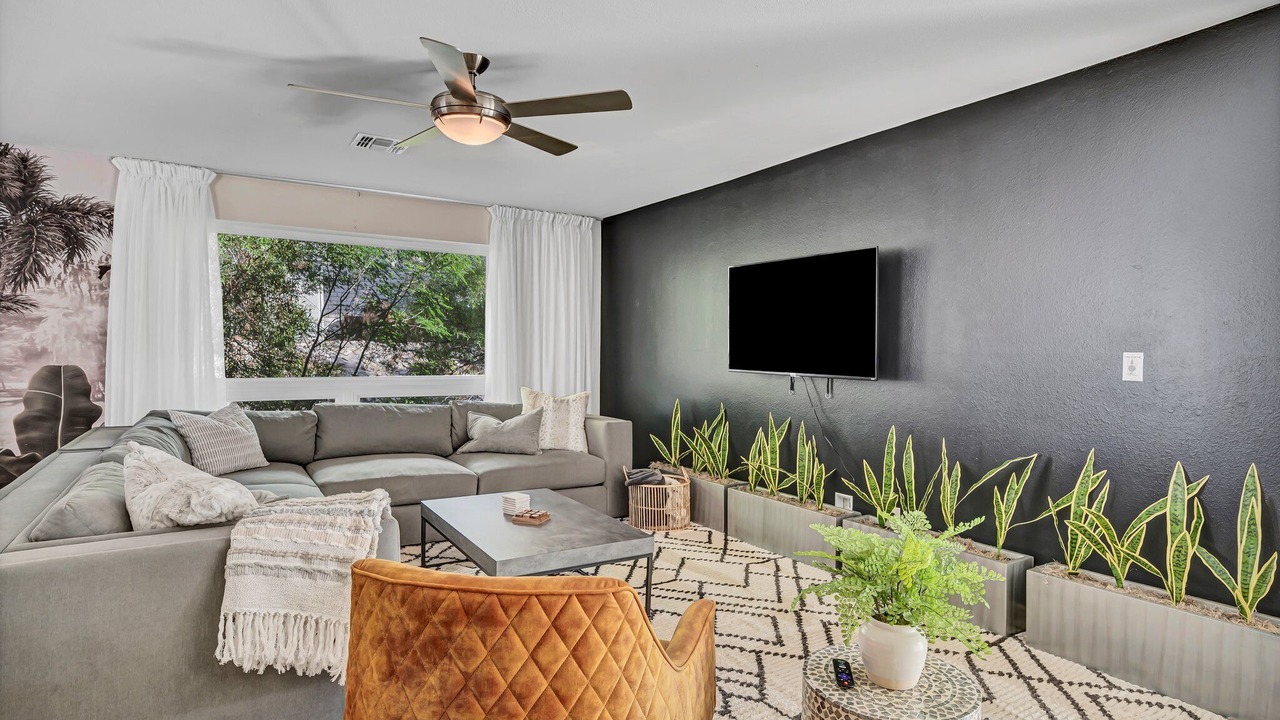 Photo of Livingroom in Camelback East