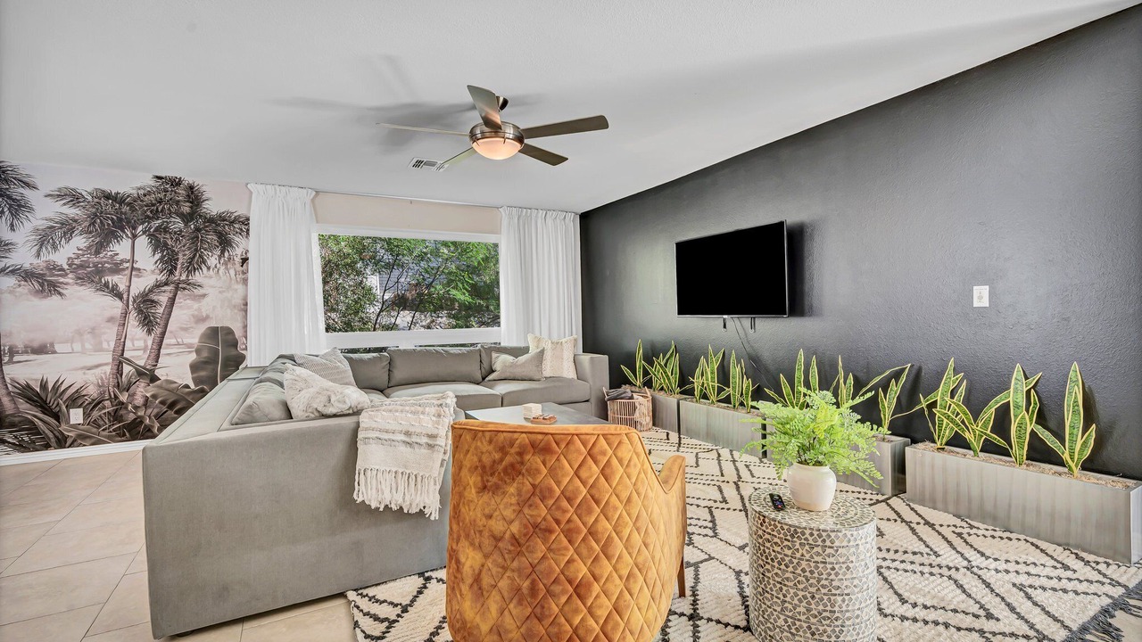 Photo of Livingroom in Camelback East