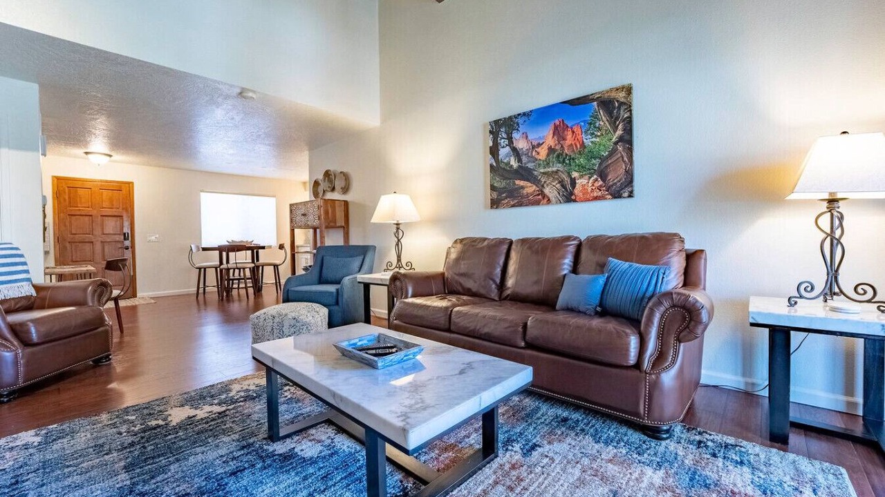 Photo of Livingroom in Oak Creek