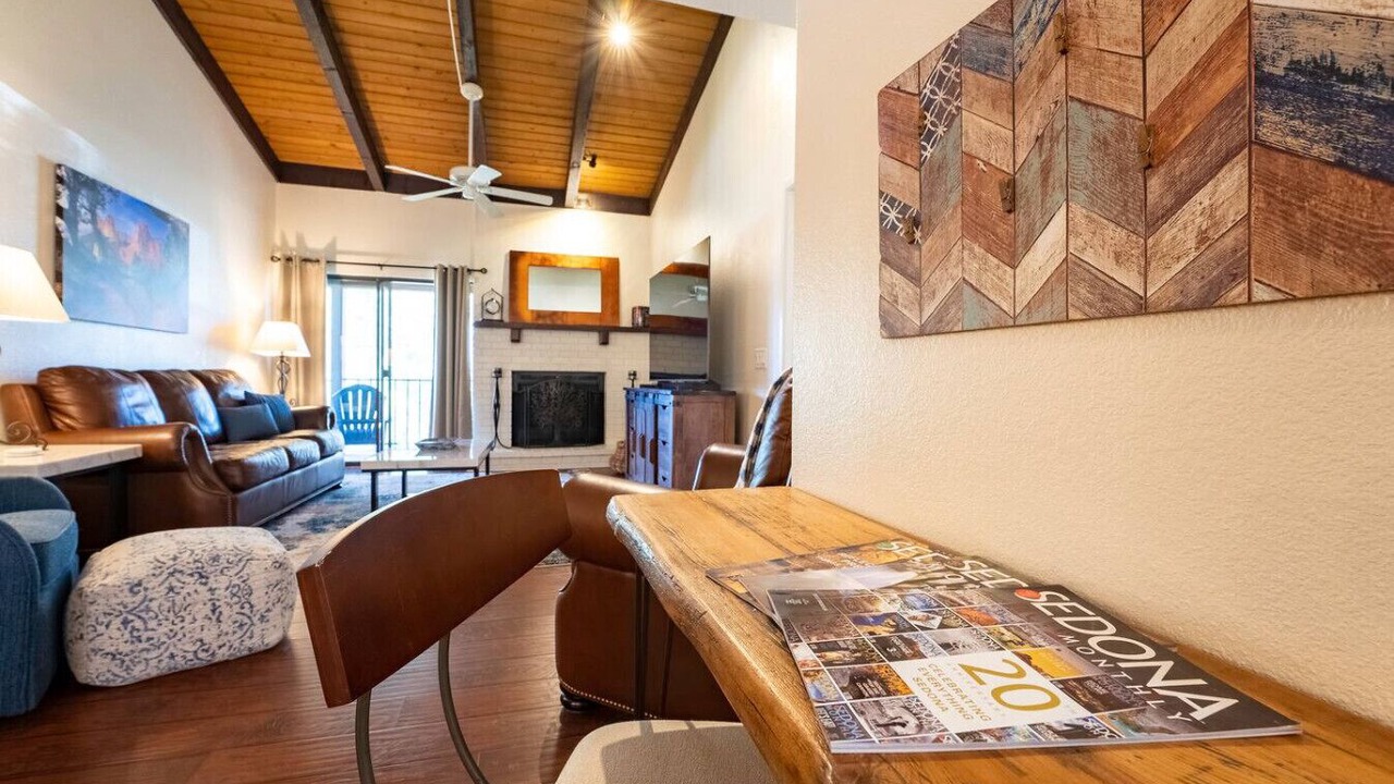 Photo of Livingroom in Oak Creek