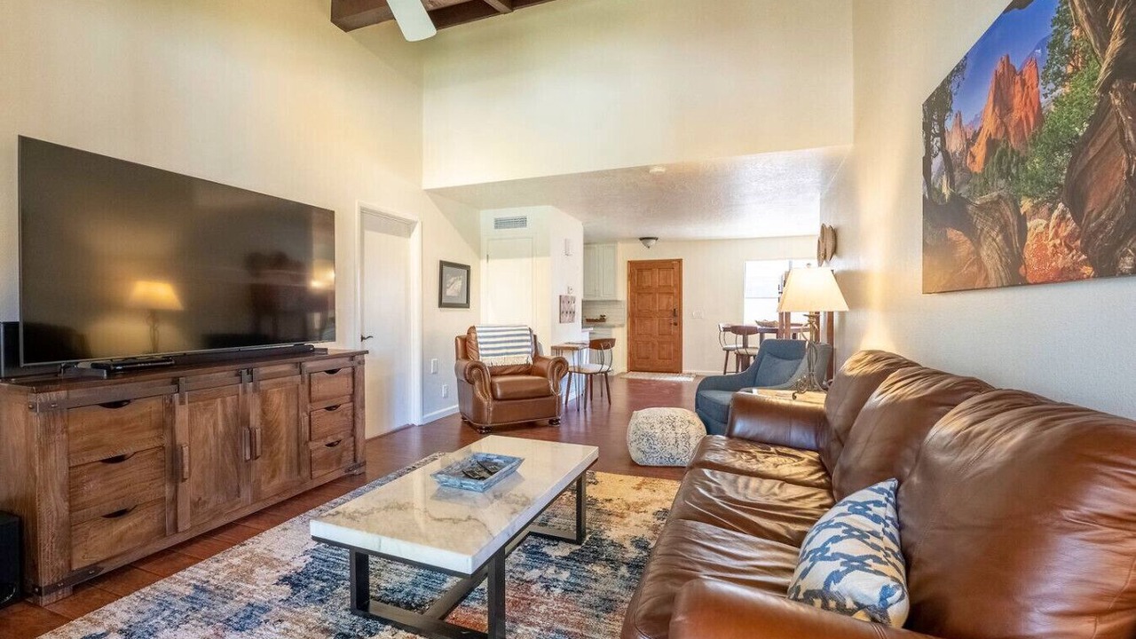 Photo of Livingroom in Oak Creek