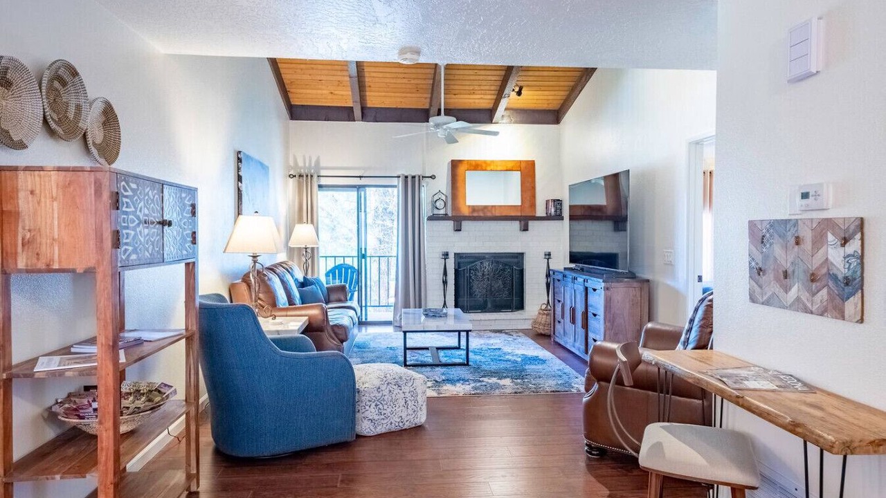 Photo of Livingroom in Oak Creek