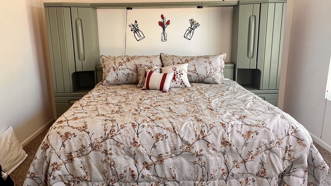 Photo of Bedroom in Eleven Mile Corner