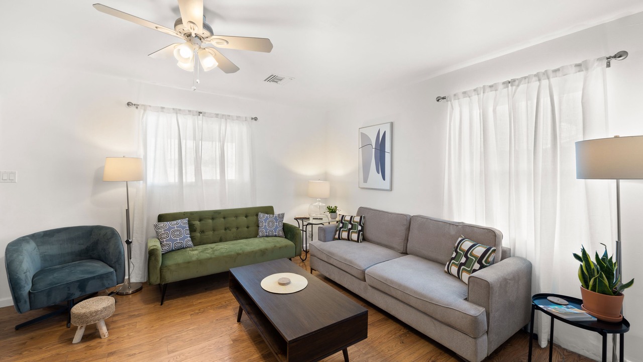 Photo of Livingroom in Downtown Phoenix