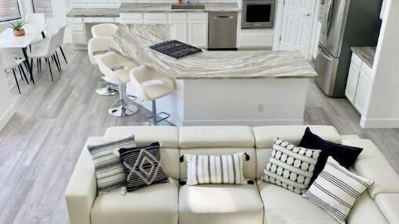 Photo of Livingroom in Canada Hills - Village