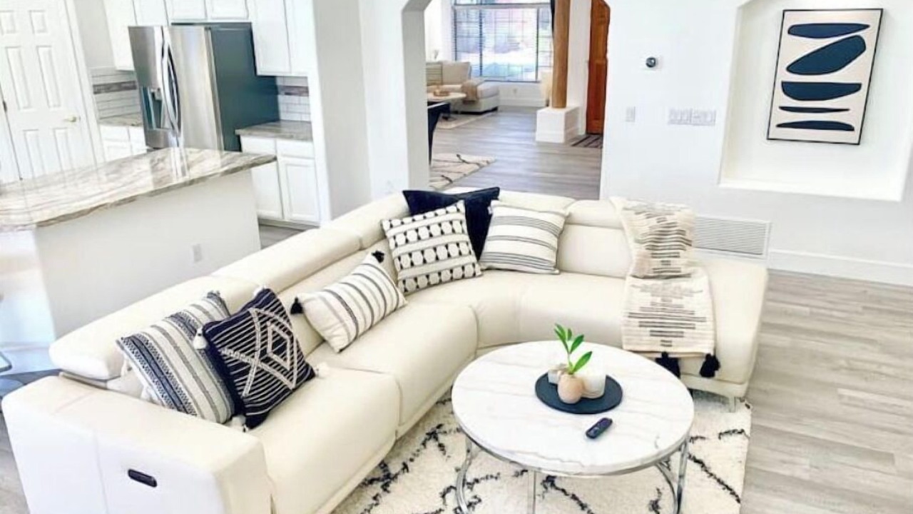 Photo of Livingroom in Canada Hills - Village
