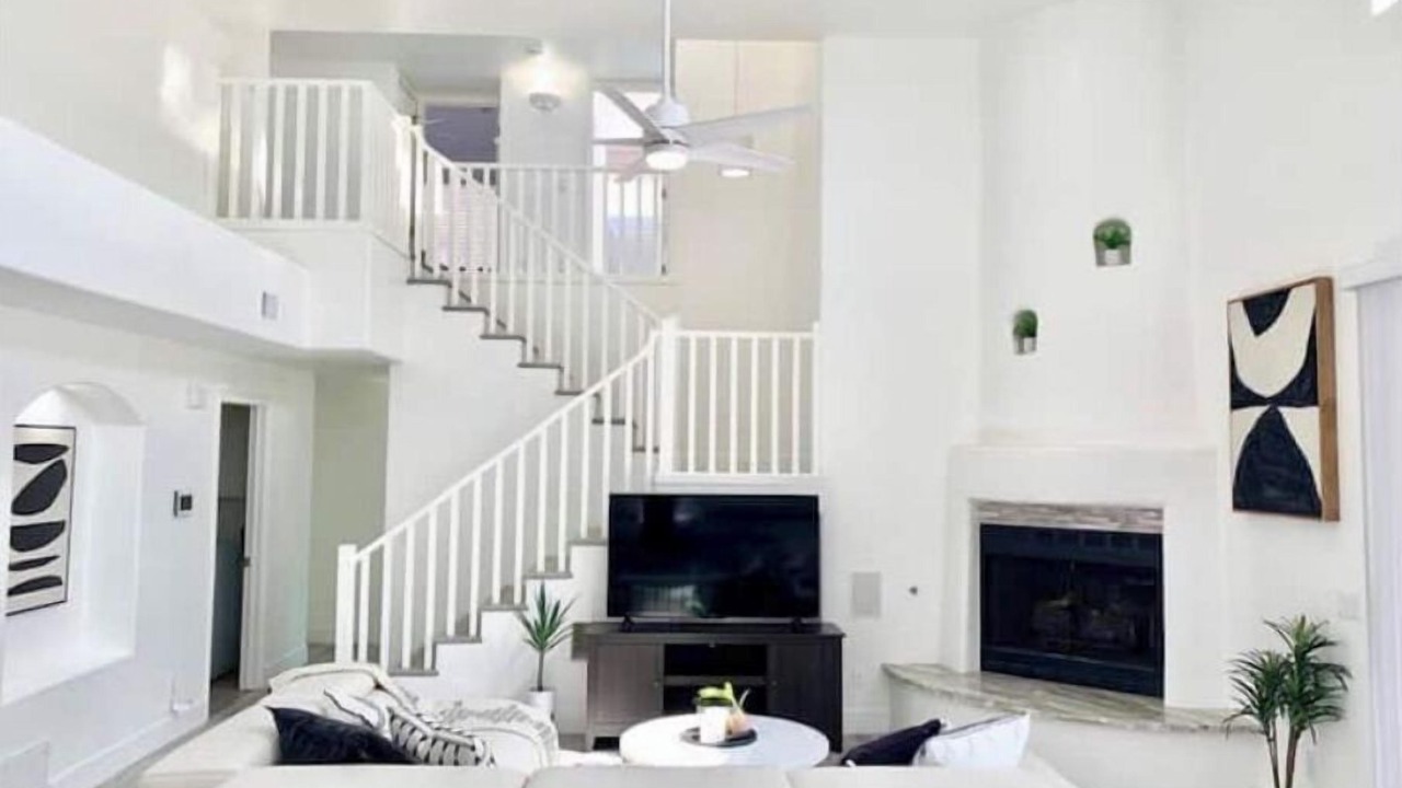 Photo of Livingroom in Canada Hills - Village