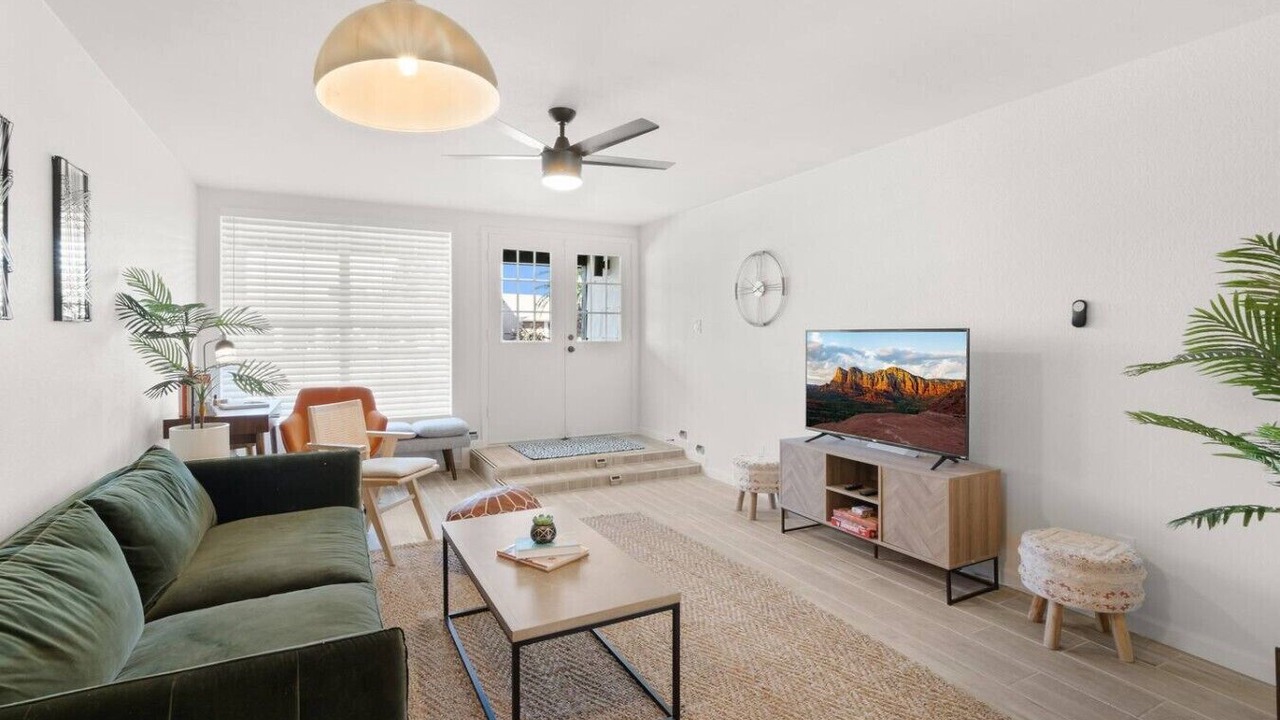 Photo of Livingroom in Horizons On Camelback