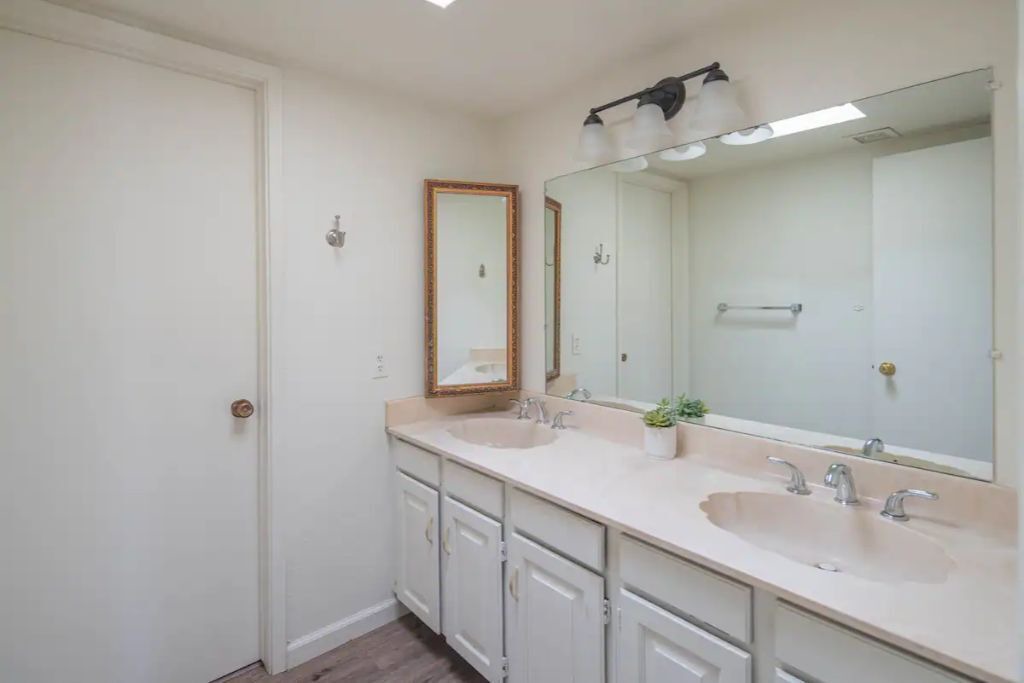 Photo of Bathroom in Raskin Estates