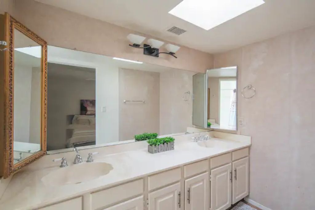Photo of Bathroom in Raskin Estates