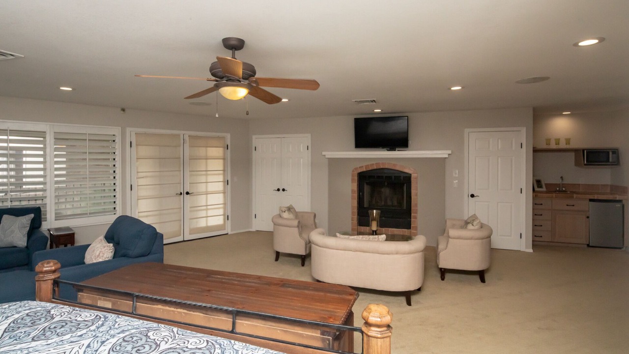 Photo of Livingroom in Parker Strip