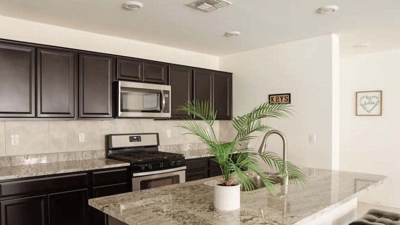 Photo of Kitchen in Groves Lincoln Park