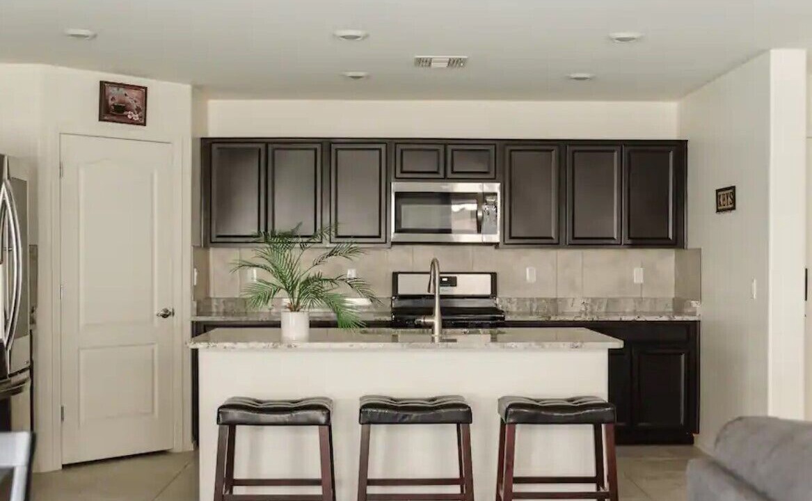Photo of Kitchen in Groves Lincoln Park