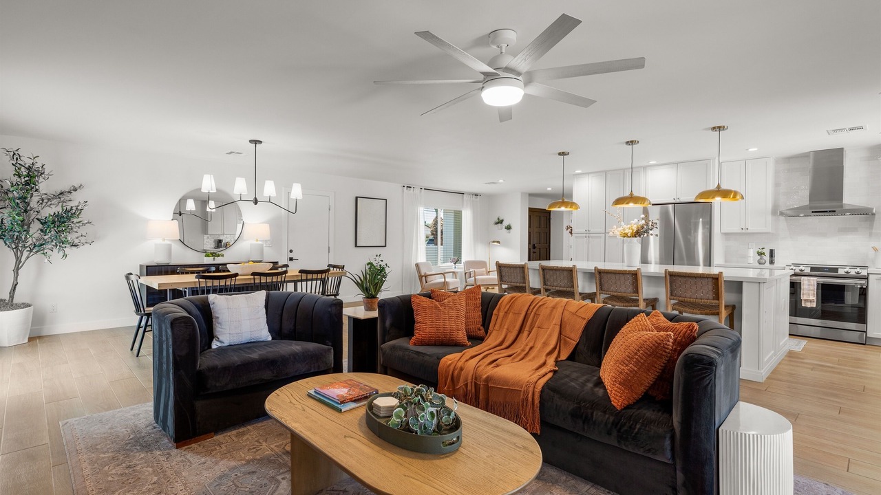 Photo of Livingroom in Paradise Valley Village