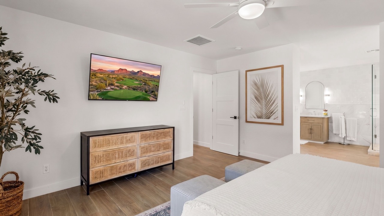Photo of Bedroom in Paradise Valley Village