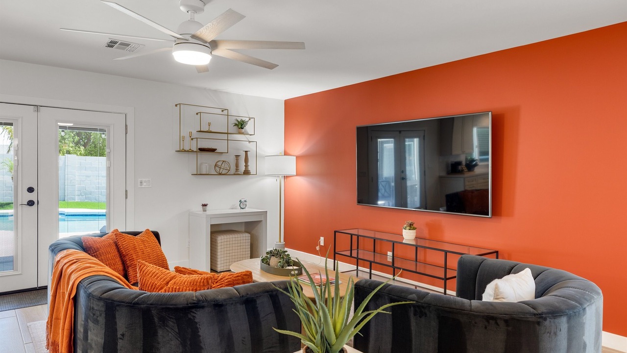 Photo of Livingroom in Paradise Valley Village