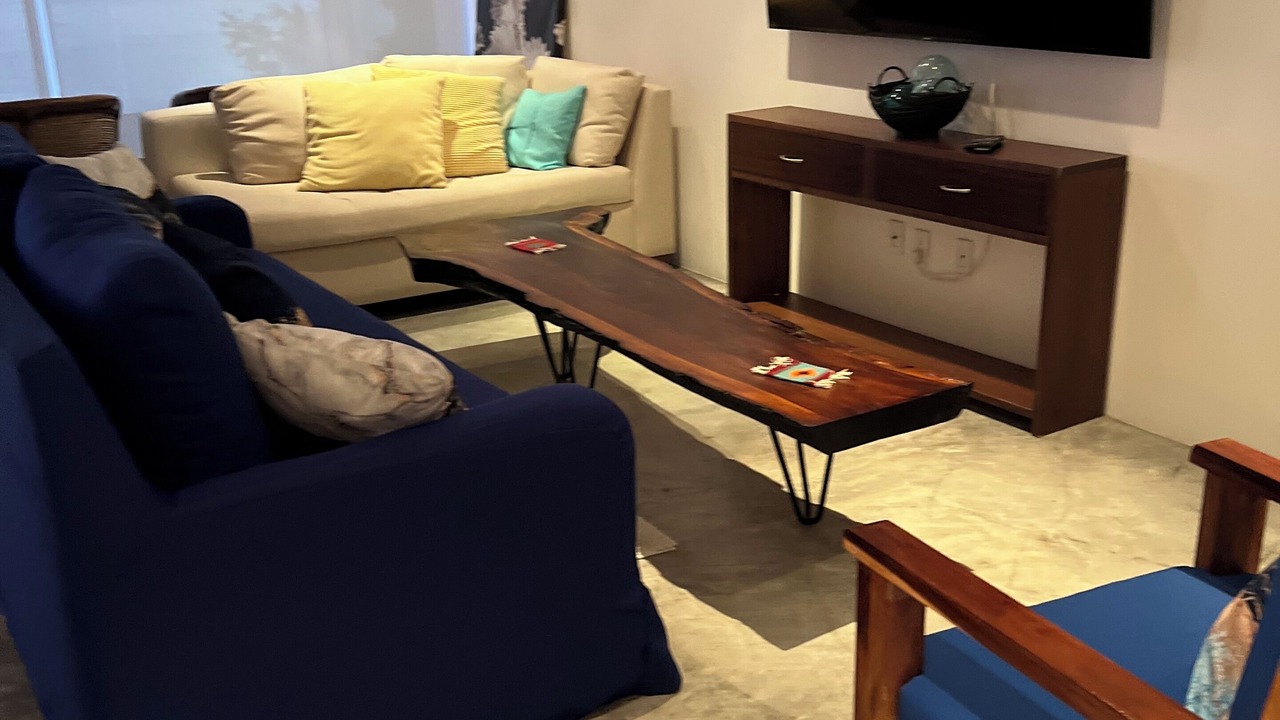 Photo of Livingroom in South Shore Hotel Area