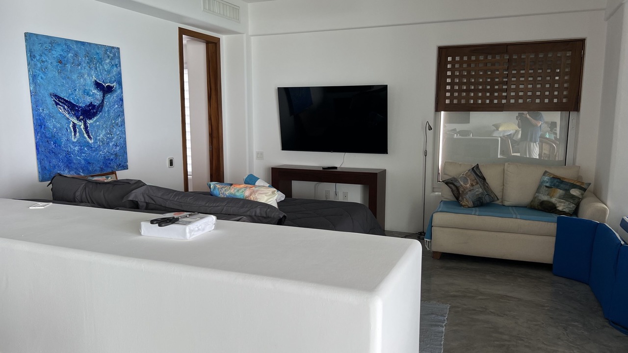 Photo of Livingroom in South Shore Hotel Area