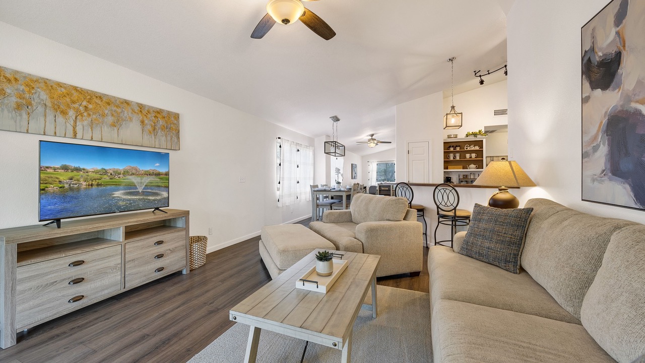 Photo of Livingroom in Dove Mountain