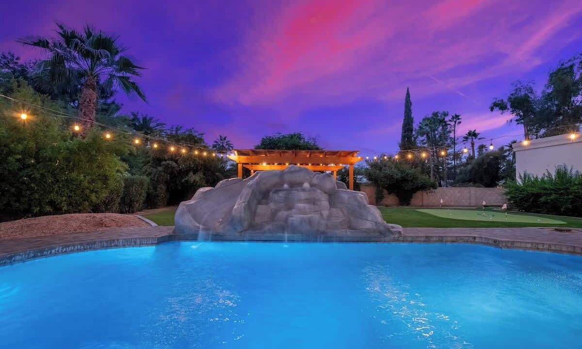 Photo of Outdoor in Paradise Valley Village
