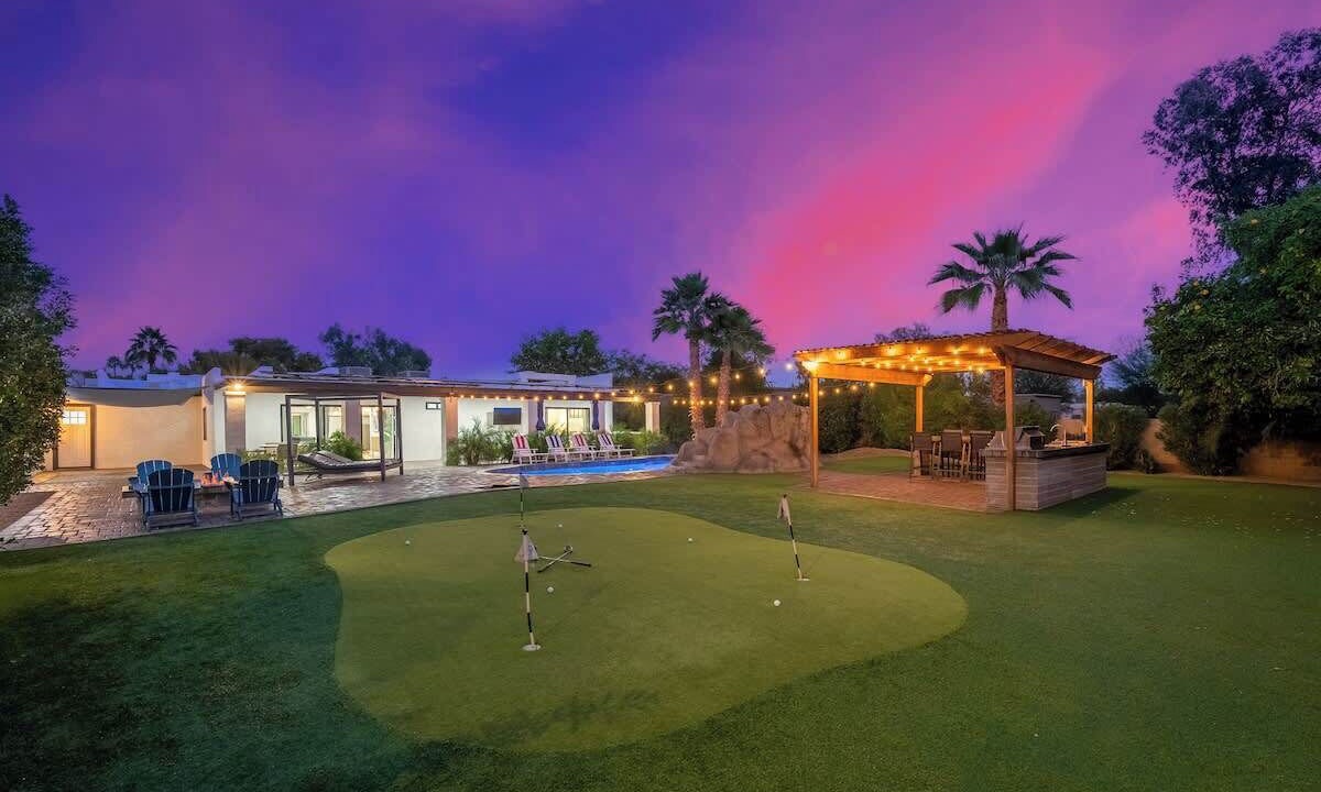 Photo of Outdoor in Paradise Valley Village