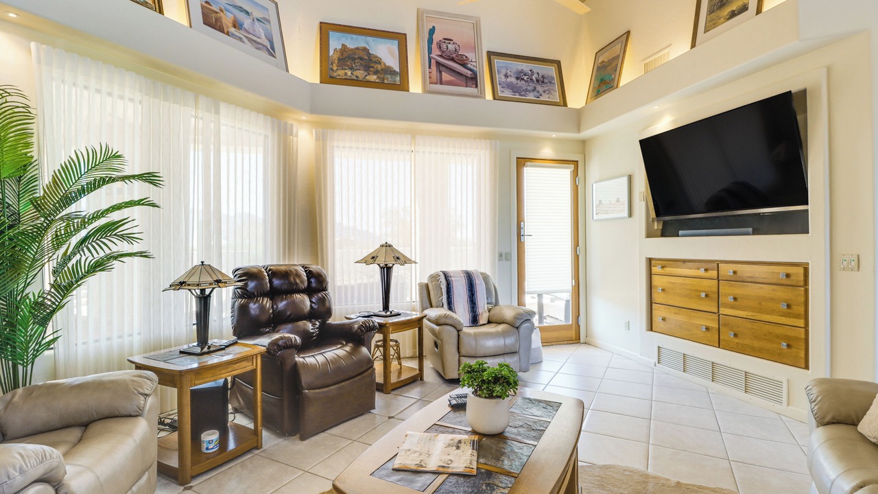 Photo of Livingroom in Oro Valley