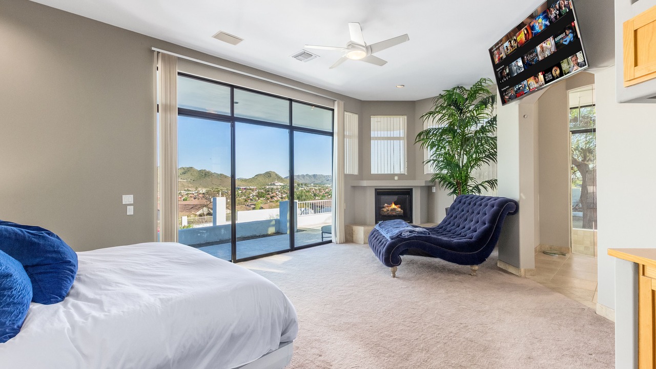 Photo of Livingroom in Paradise Valley Village