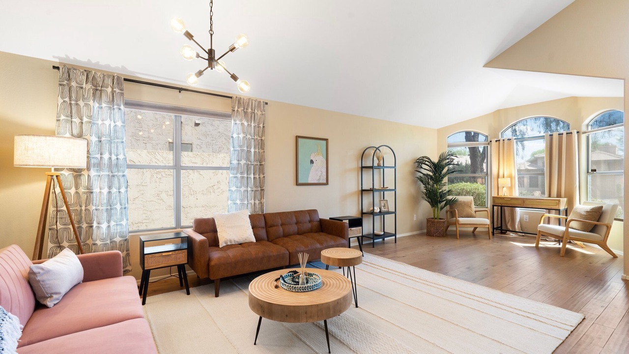Photo of Livingroom in Desert Ridge