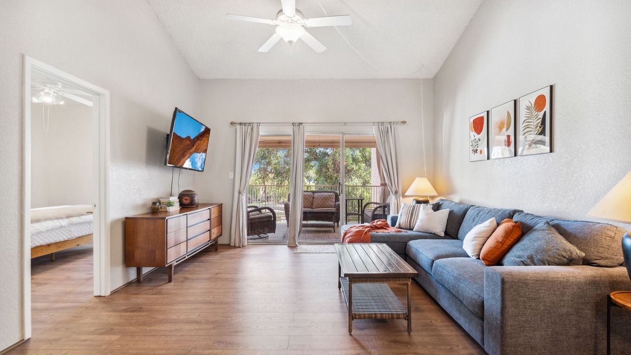 Photo of Livingroom in Lake Biltmore Village