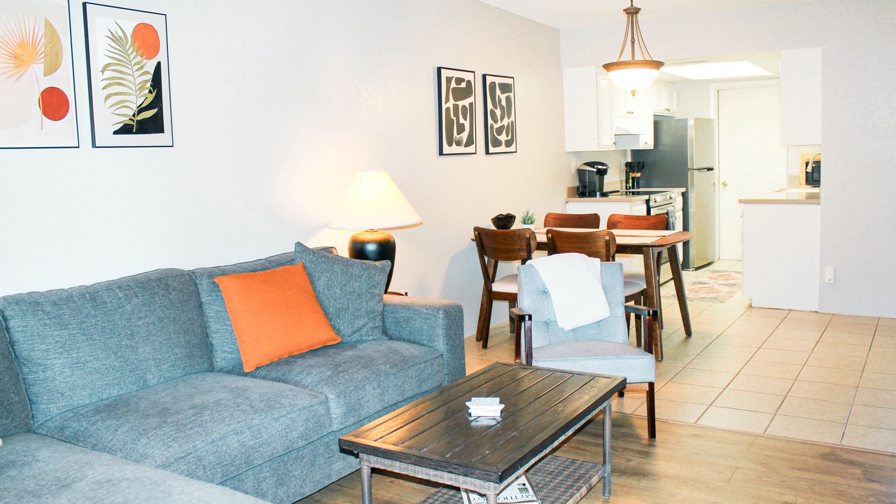 Photo of Livingroom in Lake Biltmore Village