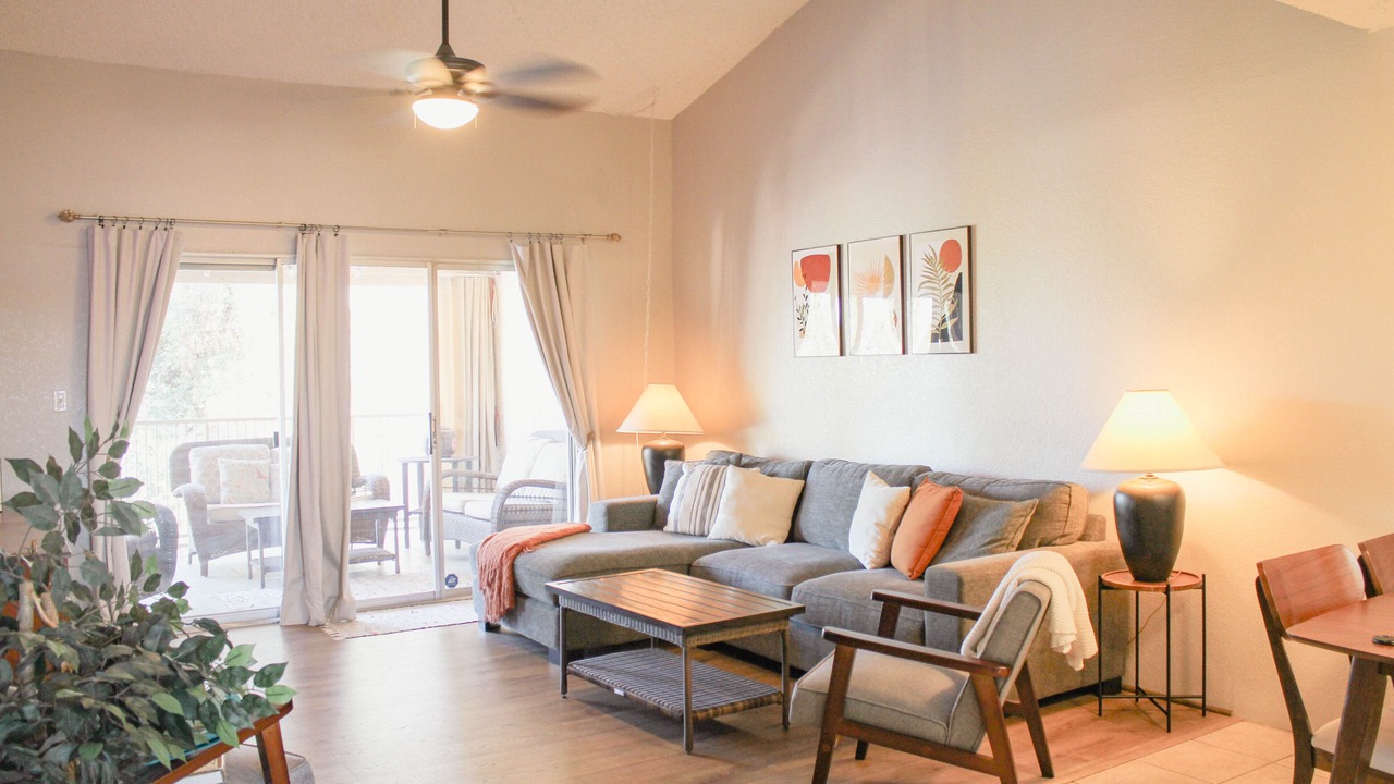 Photo of Livingroom in Lake Biltmore Village
