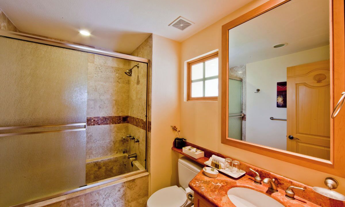 Photo of Bathroom in Flamingos