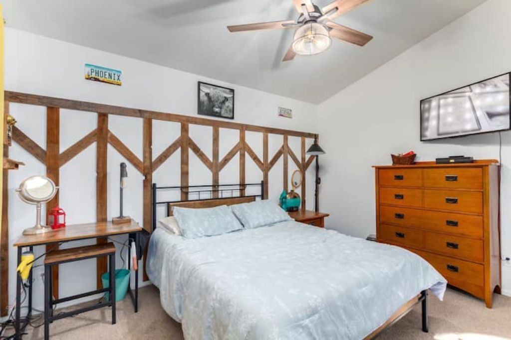 Photo of Bedroom in Paradise Valley Village