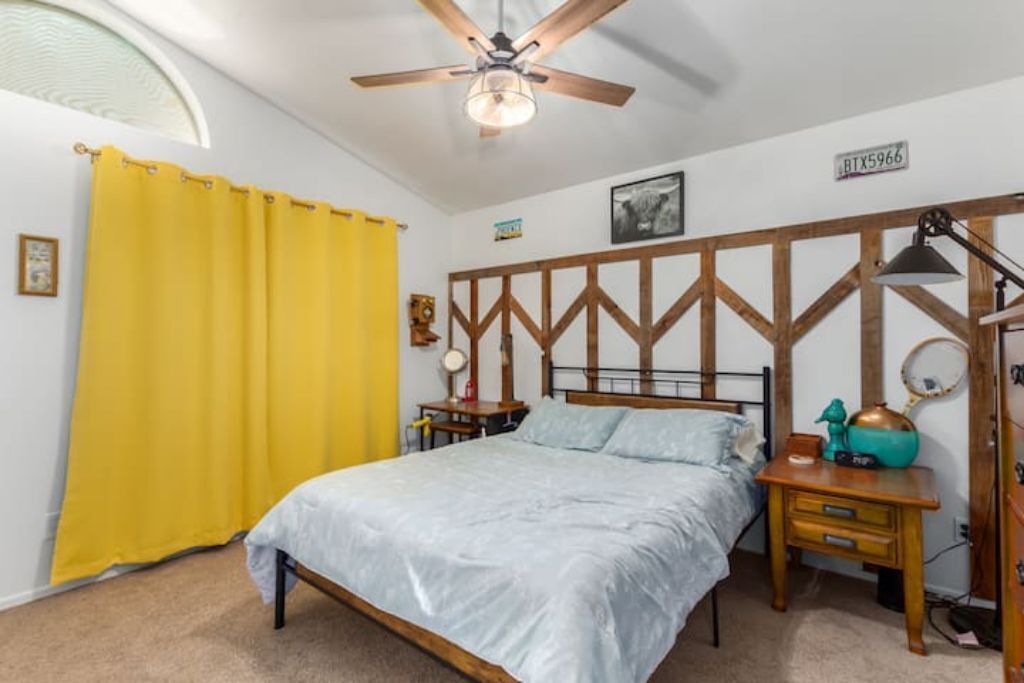Photo of Bedroom in Paradise Valley Village