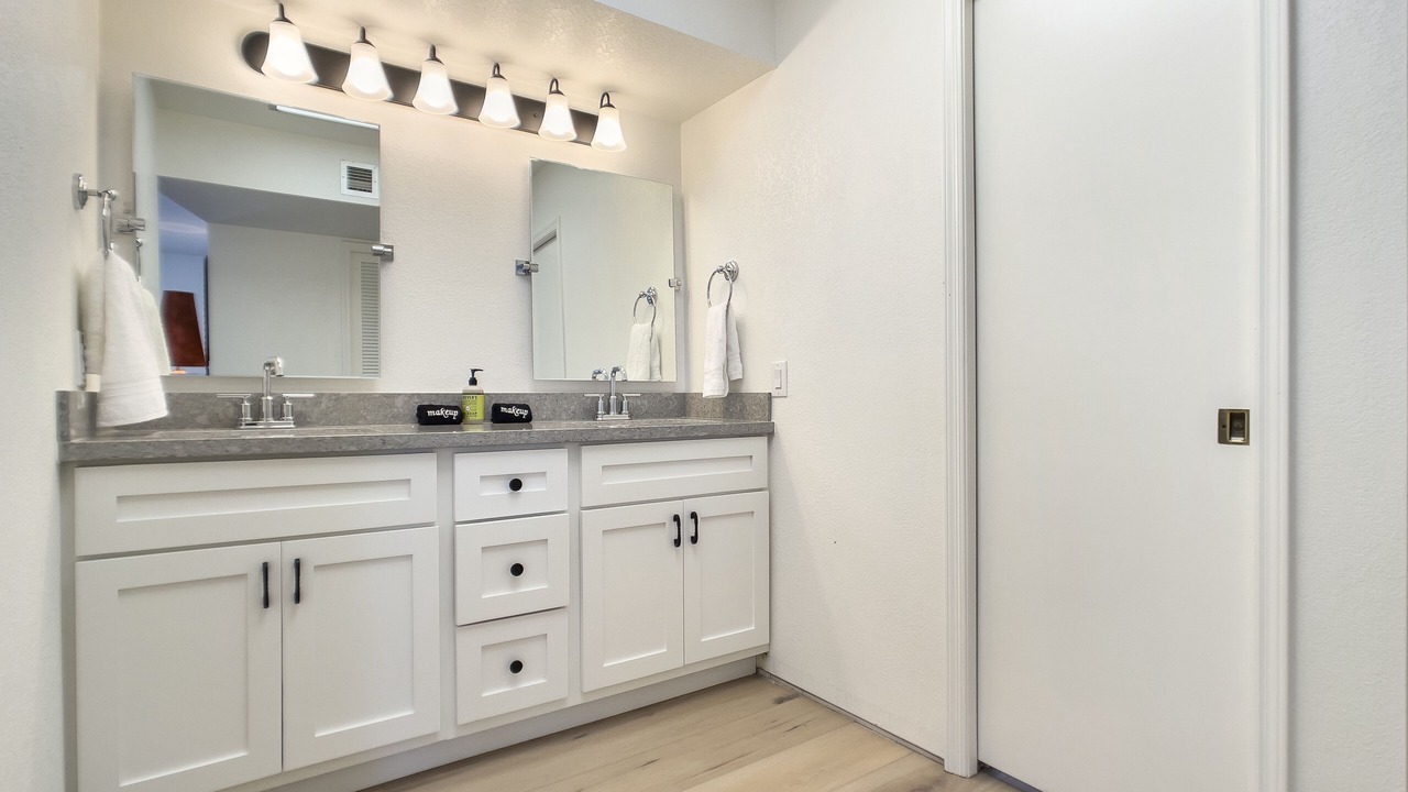 Photo of Bathroom in Paradise Heights