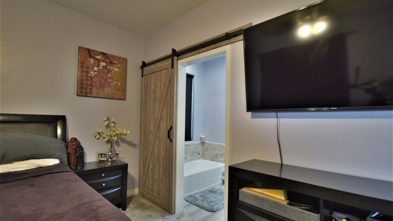 Photo of Bedroom in Paradise Valley Village