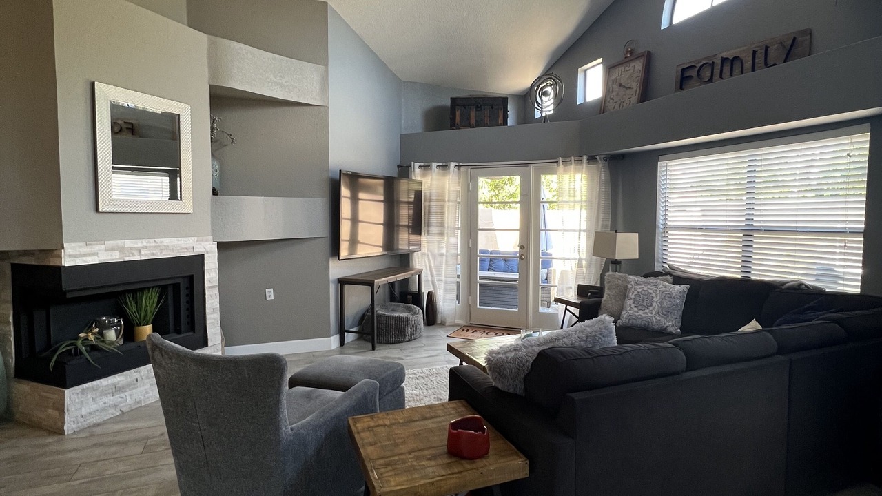 Photo of Livingroom in Mountain Park Ranch