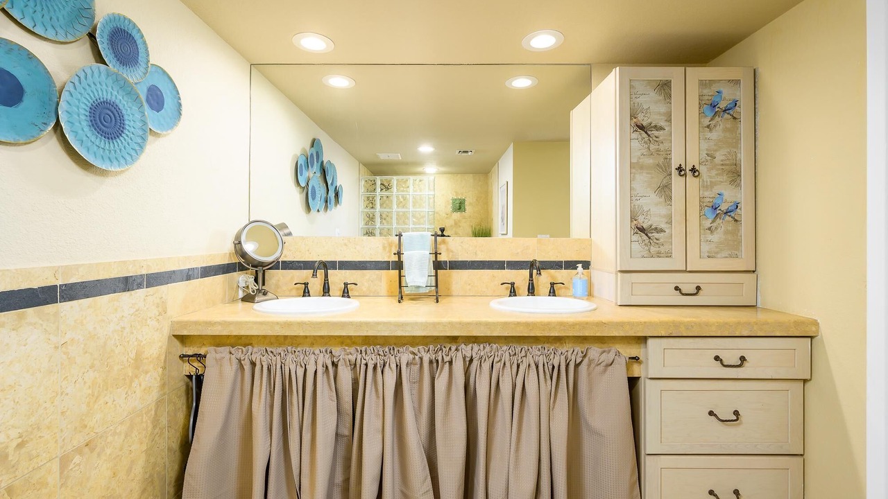 Photo of Bathroom in Paradise Valley Village
