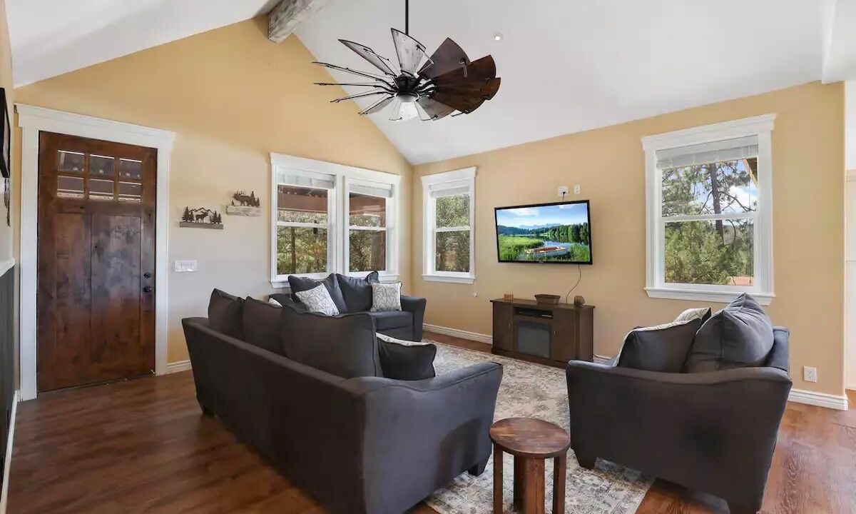 Photo of Livingroom in Strawberry