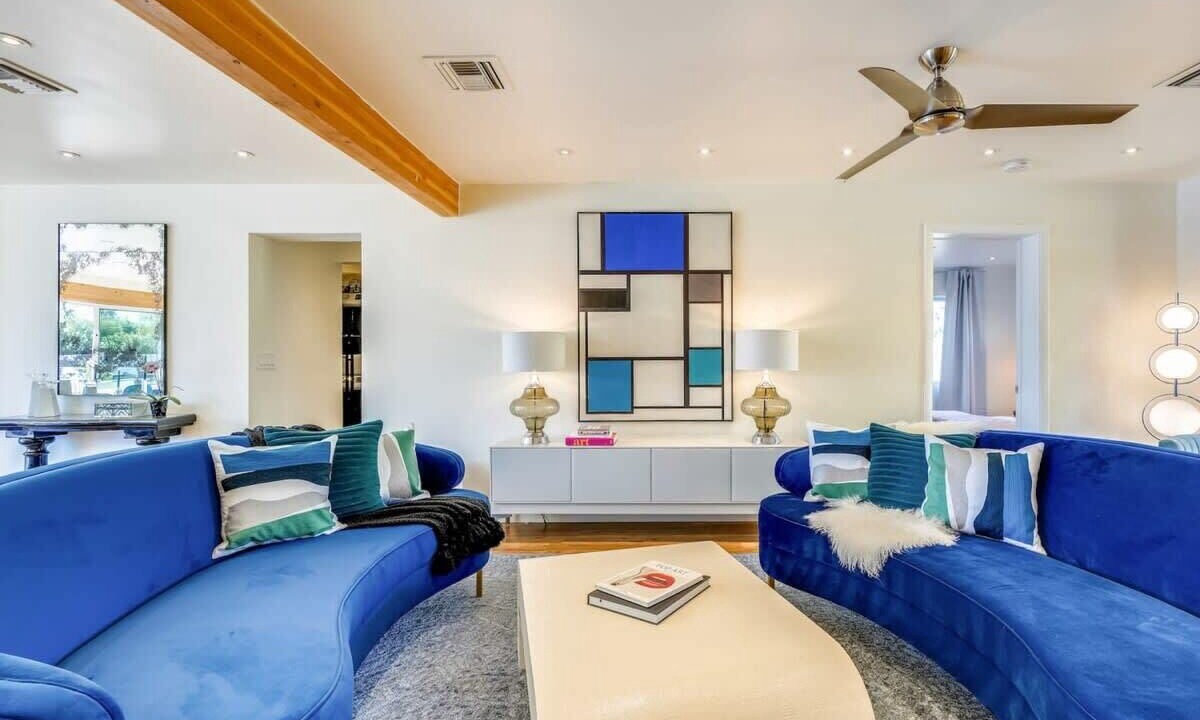 Photo of Livingroom in Camelback East