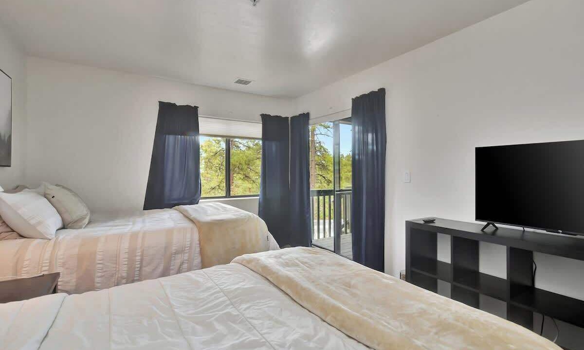 Photo of Bedroom in Highland Pines