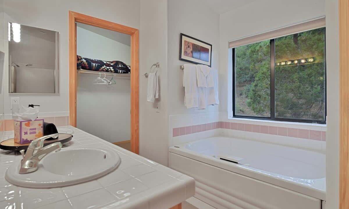 Photo of Bathroom in Highland Pines