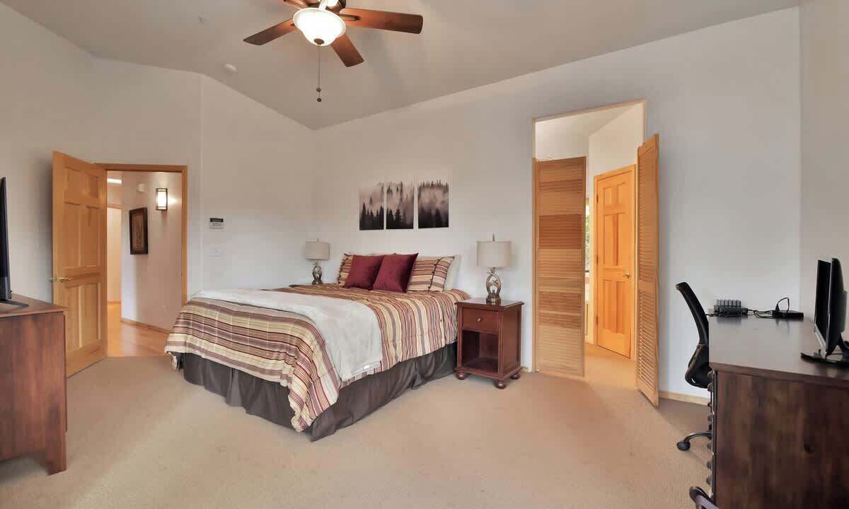 Photo of Bedroom in Highland Pines