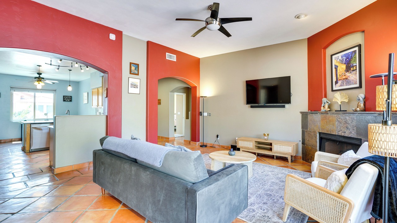Photo of Livingroom in Oro Valley