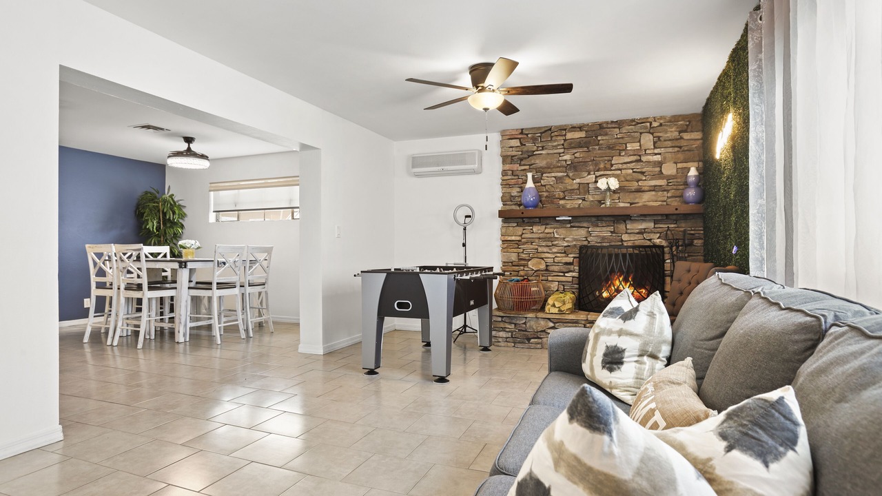 Photo of Livingroom in Papago Parkway