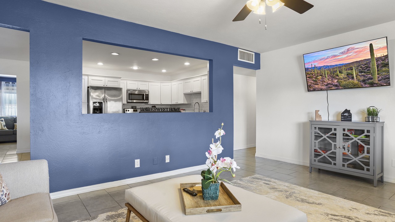 Photo of Livingroom in Papago Parkway