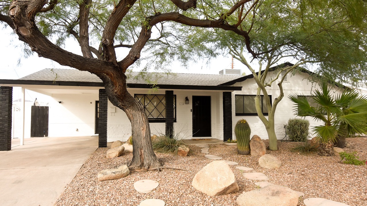 Photo of Outdoor in Papago Parkway