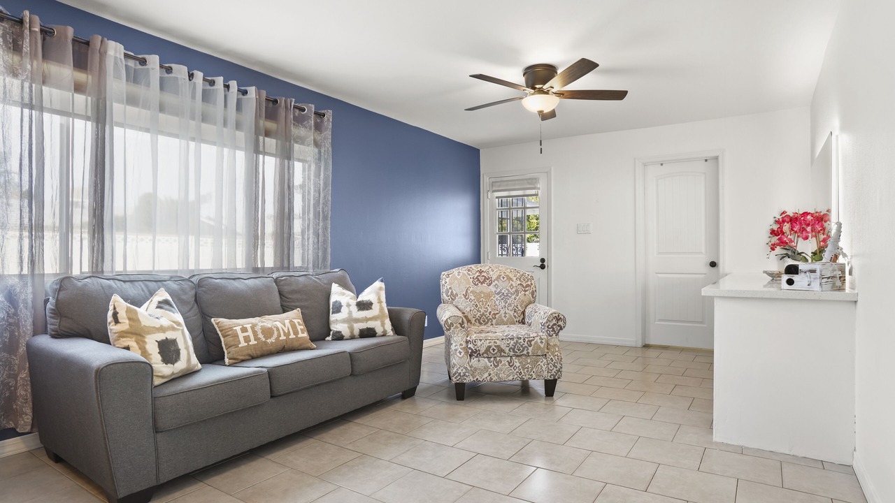 Photo of Livingroom in Papago Parkway